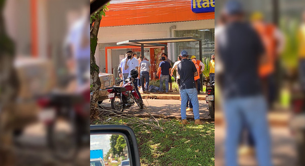 ASALTO A MANO ARMADO FRENTE A UN BANCO DE SANTA RITA