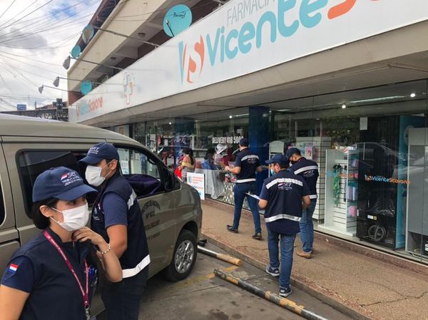 Tributación verifica expedición de facturas en farmacias cercanas al Ineram - Nacionales - ABC Color