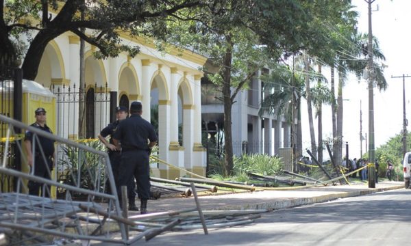 Renuncia de Mazzoleni no desactiva protesta de esta tarde contra el gobierno