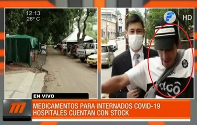 Hincha olimpista irrumpe en informe en vivo