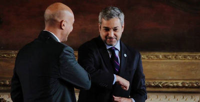 Abdo acepta la renuncia de Mazzoleni y nombra de forma interina a Borba - Noticiero Paraguay