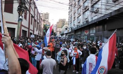 Comenzó la protesta contra el gobierno frente al Congreso