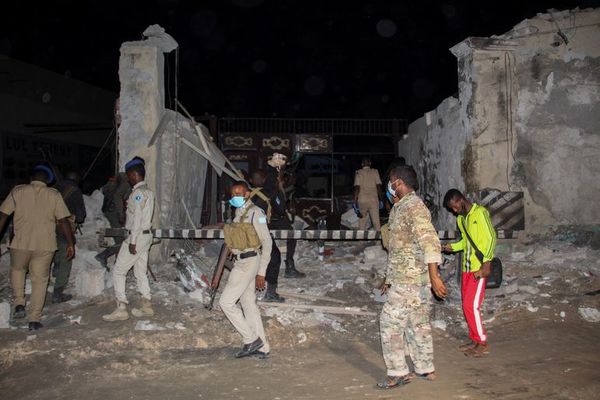 Al menos 25 muertos y 30 heridos en un ataque a un restaurante en Somalia - Mundo - ABC Color