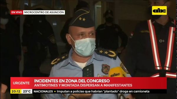 Antimotines y montada dispersan a manifestantes - ABC Noticias - ABC Color
