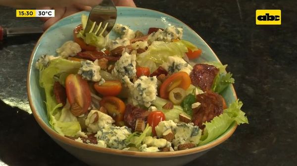 Ensalada de pepperoni, queso azul y cherrys en vinagreta de limón - Ensiestados - ABC Color