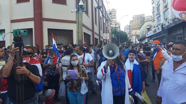 Microcentro, tenda de guerra oiko rire protesta py’aguapýpe - ABC Remiandu - ABC Color