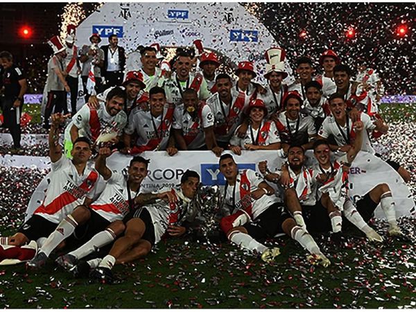 Rojas campeón de la Supercopa