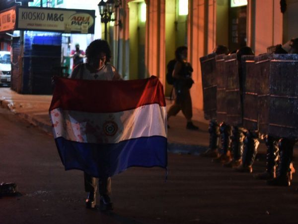 Lamentan represión de la Policía y tildan a Abdo de stronista