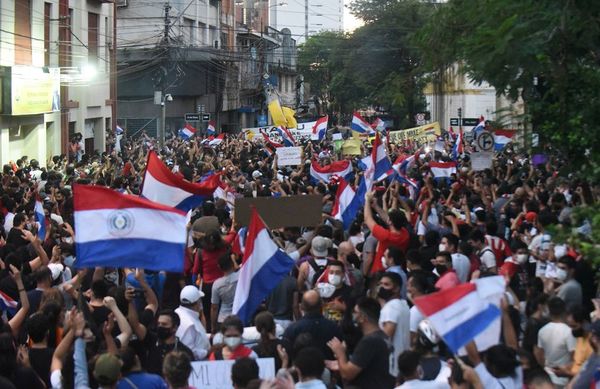 Manifestantes permanecían en vigilia - Nacionales - ABC Color