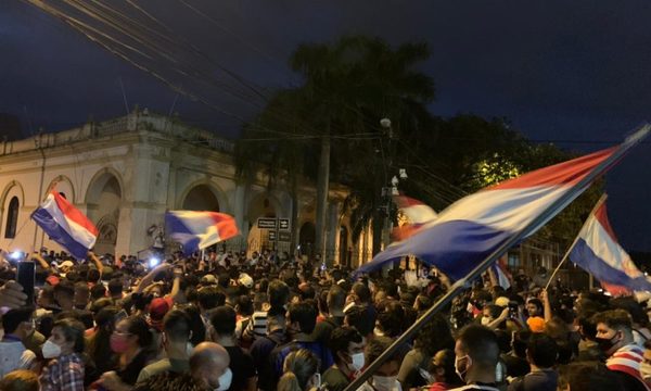 Manifestación deja un fallecido y varios heridos