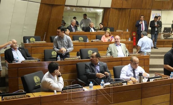 Diario HOY | Honor Colorado espera fuerte reacción de Abdo, porque situación "no va más"