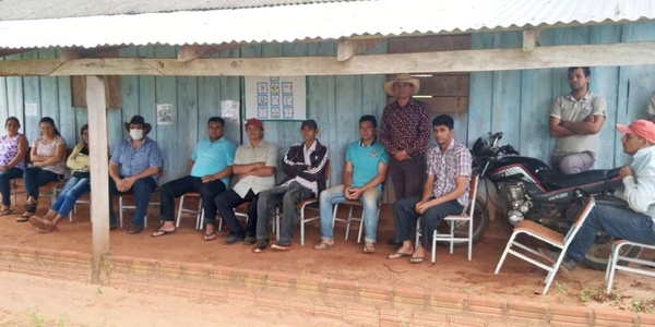 TÉCNICOS ASISTEN A PEQUEÑOS PRODUCTORES DE ALTO VERÁ