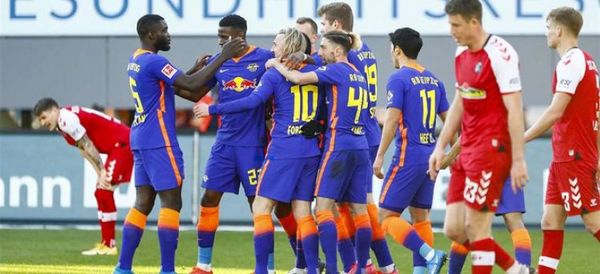 Leipzig golea al Friburgo y mete presión al Bayern Múnich