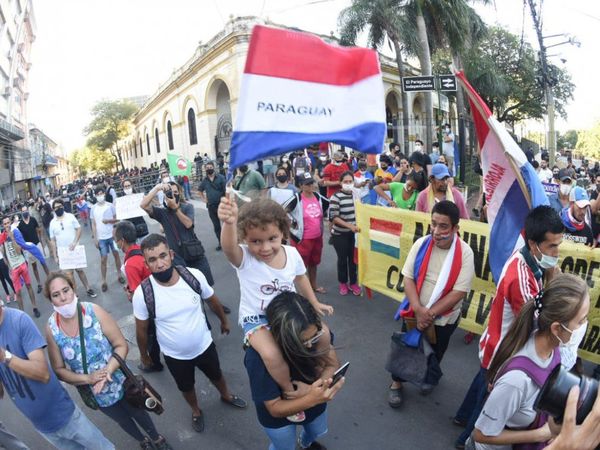 Segundo día de manifestación contra Gobierno de Abdo Benítez