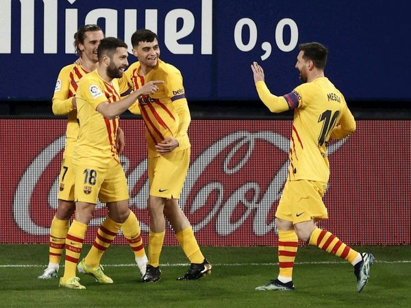 Barcelona gana y se ilusiona por la Liga