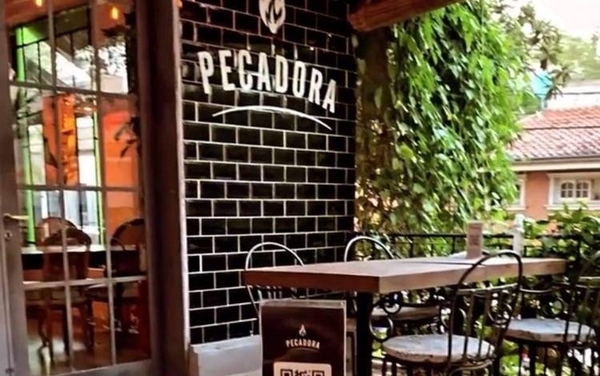 Diario HOY | Joven denuncia raje de 'pecador' restaurant por su condición sexual: "Maleducado de mier**"