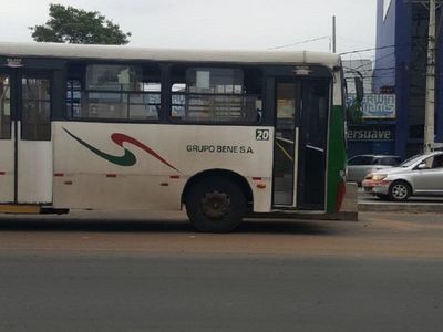 Transportistas levantan paro anunciado "por la paz social"