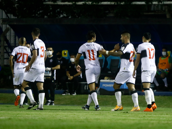 Un contundente Olimpia es el nuevo líder del Apertura