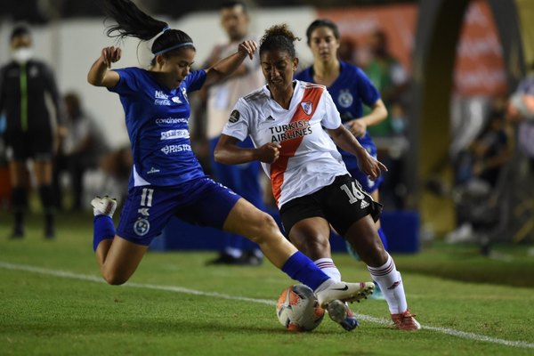 En su debut en la Libertadores, Sol igualó ante River Plate