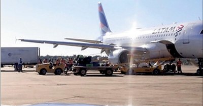 La Nación / Llegaron 20 mil vacunas donadas y miércoles se reinicia vacunación