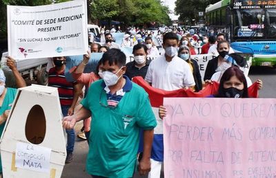 Crisis sanitaria golpea al país a un año de pandemia covid-19 - Nacionales - ABC Color