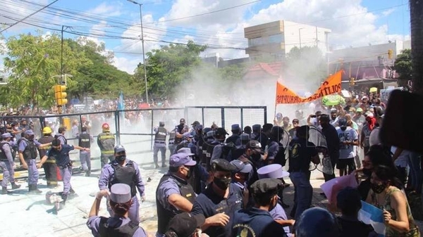 Diario HOY | Presidente argentino, preocupado por violencia institucional en Formosa