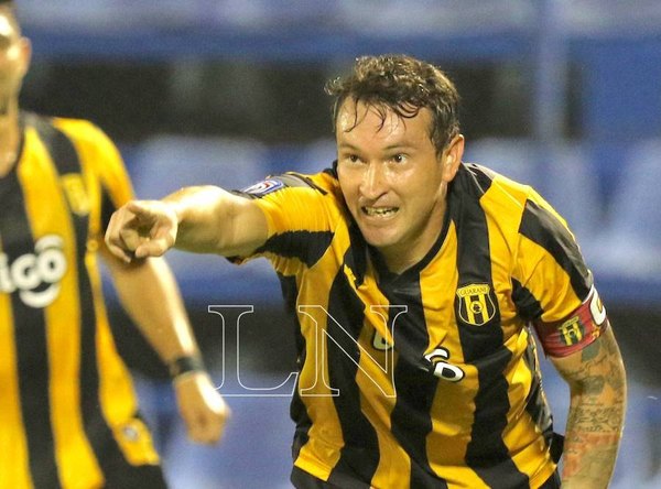 Guaraní recibe a Luqueño con ganas de trepar hasta la cima