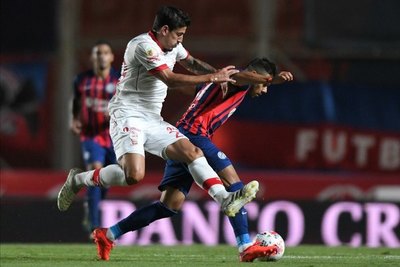 El lujo de Ángel Romero en el clásico ante Huracán