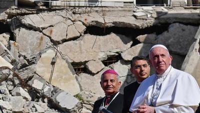 El papa Francisco reza por las “víctimas de la guerra” en Mosul, devastada por el EI | .::Agencia IP::.