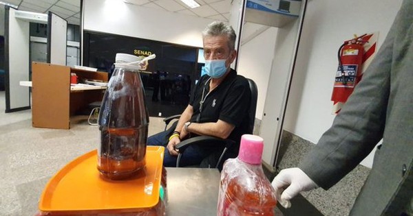 La Nación / Alerta aeropuerto: detienen a español con más de cinco kilos de cocaína líquida en el Silvio Pettirossi