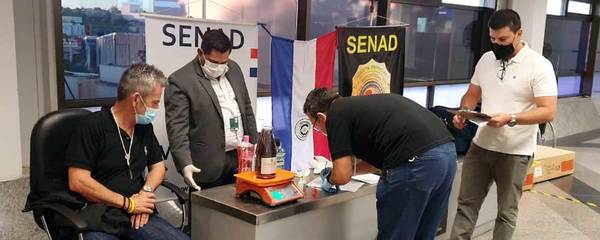 Detenido en el aeropuerto, ciudadano español con cocaína - Judiciales.net