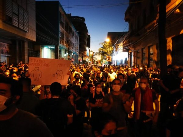 Fin de semana de protestas con manifestantes y policías heridos y varios detenidos | OnLivePy
