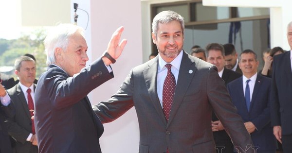 La Nación / Abdo se tomó un respiro para agradecer a Piñera la donación de 20.000 vacunas anti-COVID-19