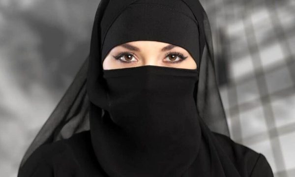 Los suizos aprueban la prohibición del velo femenino