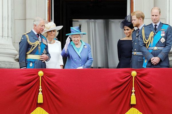 Reina Isabel II aboga por ‘dedicación al deber”, antes de emitirse entrevista a Enrique y Meghan - Mundo - ABC Color