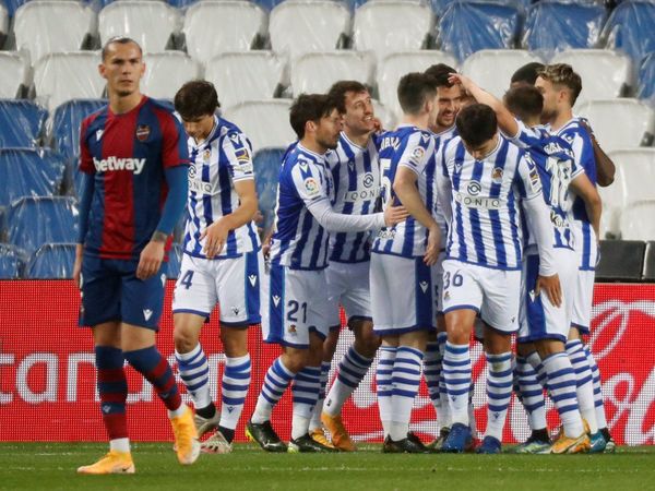 La Real se aprovecha de la pena del Levante