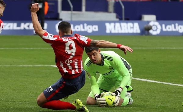 Diario HOY | El Atlético perdona, el Madrid sobrevive