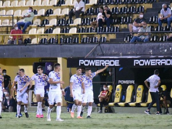 Con un golazo de Cabral, Luqueño festeja ante Guaraní en Dos Bocas