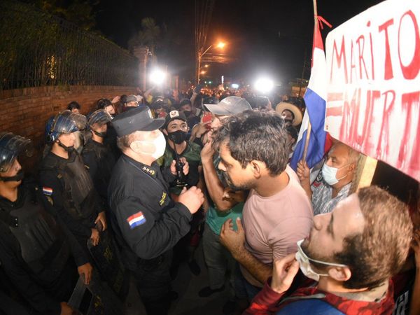 Incidentes en manifestación frente a la casa de Horacio Cartes