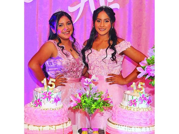 Araceli y Aramí festejaron sus quince años