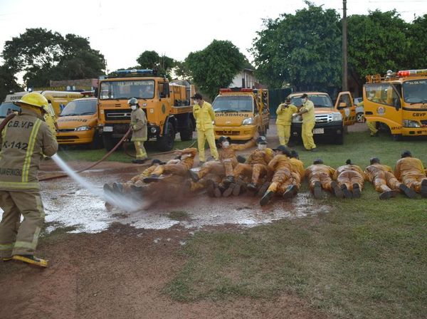 Juran nuevos bomberos voluntarios en Caazapá - Nacionales - ABC Color