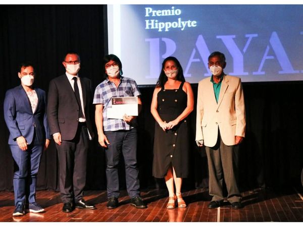 Entregan premios en la Alianza Francesa