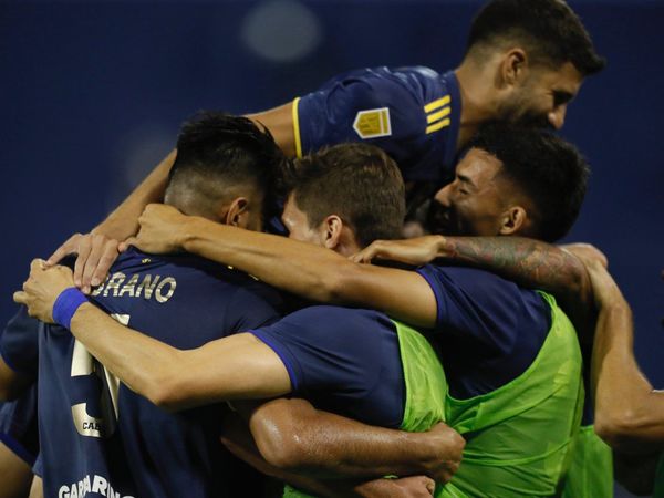 Boca goleó a Vélez y llega en alza al superclásico