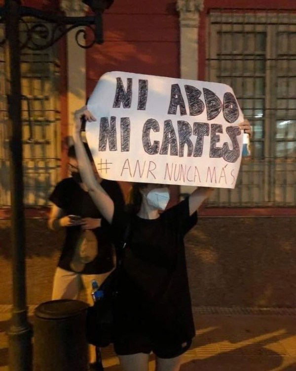 Manifestaciones frente a la casa de Cartes, cerraron tercera jornada de movilizaciones