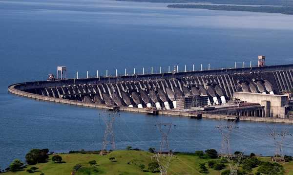 Itaipu suministró 2.686 GWh de energía eléctrica al país en los primeros meses