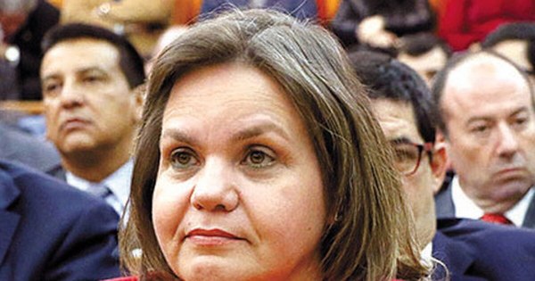 La Nación / Diputado acusa a Lilian Samaniego de lucrar en pandemia y pide “cortar manos”