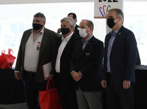 Merecido reconocimiento a los campeones juveniles de 1978 - APF