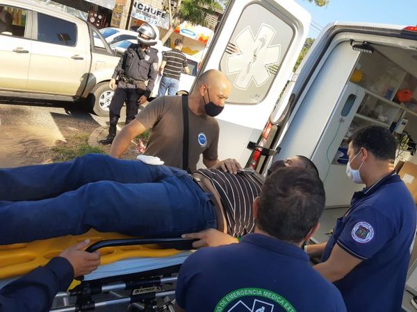 Asaltan a policías que transportaban dinero de cadena de farmacias y hieren a uno - Nacionales - ABC Color