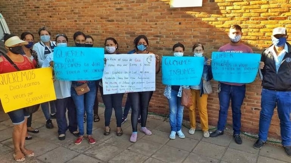 Diario HOY | Protesta en el Hospital Regional de Concepción por falta de insumos para diálisis