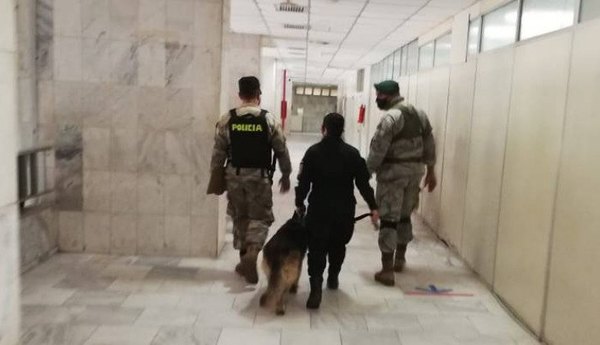 Crónica / (VIDEO) ¡Cháke! Supuesta amenaza de bomba en el Palacio de Justicia